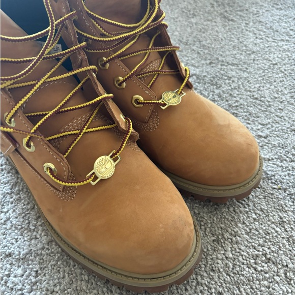 Timberland Boots - Size 7 - Like new condition! - Picture 5 of 5
